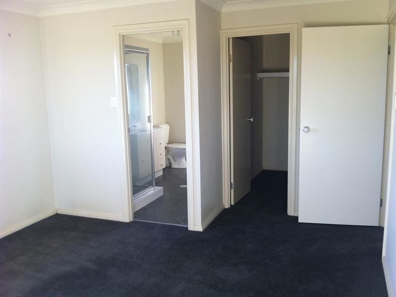 23 Guinea Flower Crescent, Worrigee NSW 2540