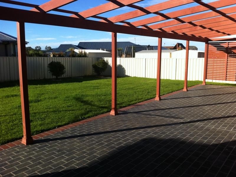 23 Guinea Flower Crescent, Worrigee NSW 2540