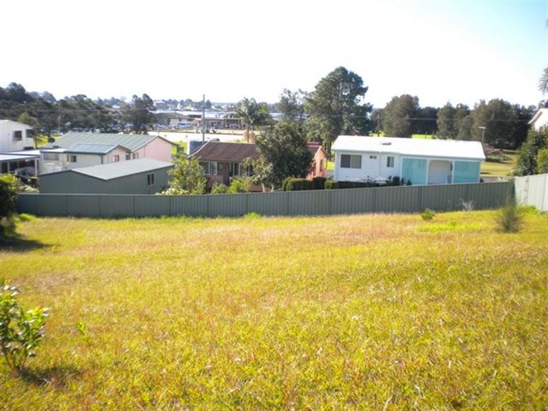 6 Higgins Place, Greenwell Point NSW 2540