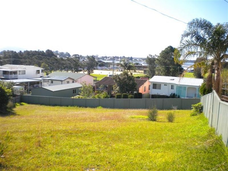 6 Higgins Place, Greenwell Point NSW 2540