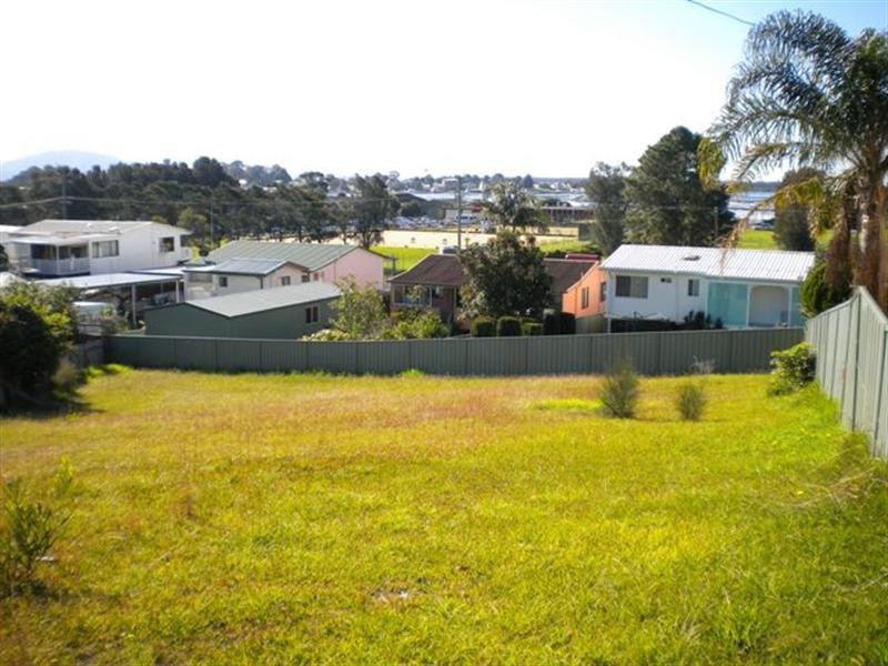 6 Higgins Place, Greenwell Point NSW 2540