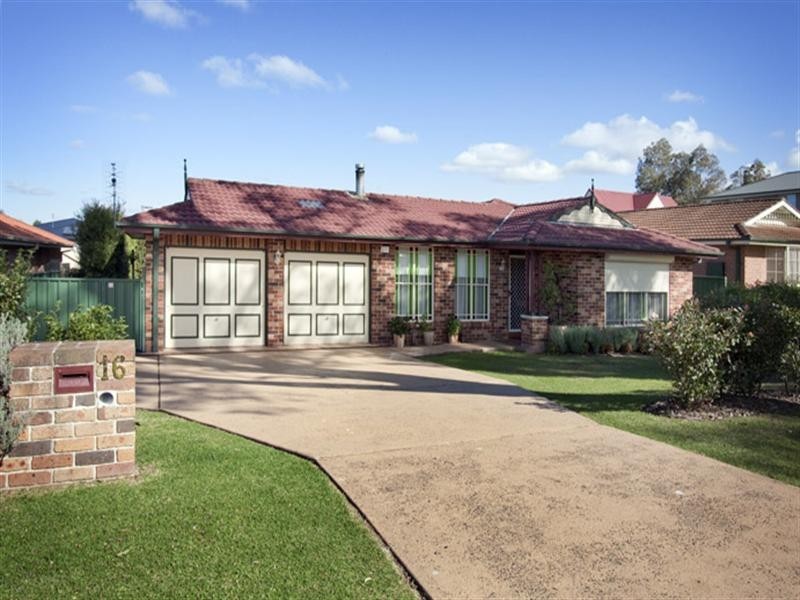 16 Isa Road, Worrigee NSW 2540