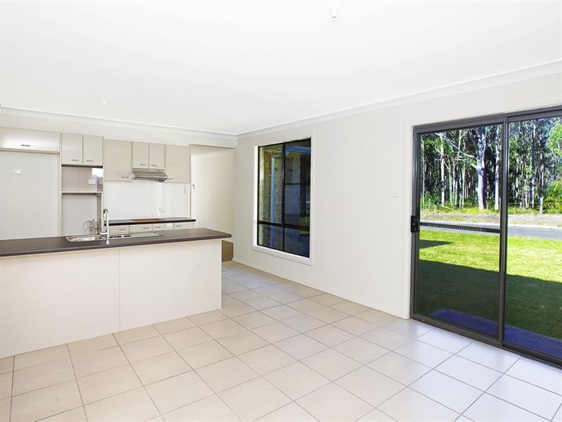 50 Rannoch Drive, West Nowra NSW 2541