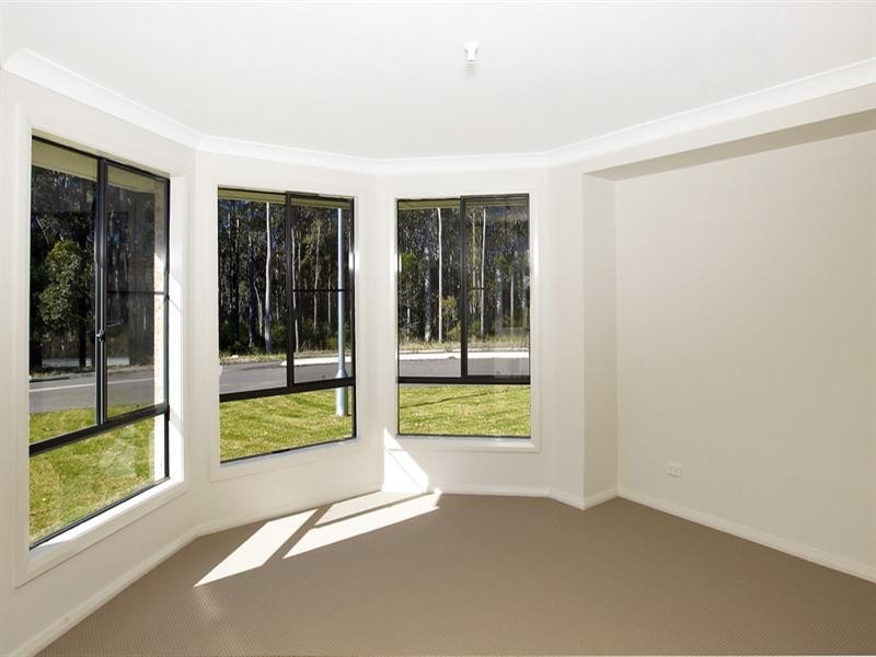 50 Rannoch Drive, West Nowra NSW 2541