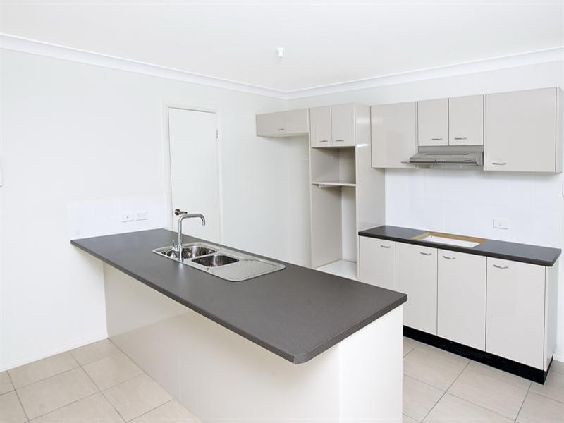 50 Rannoch Drive, West Nowra NSW 2541