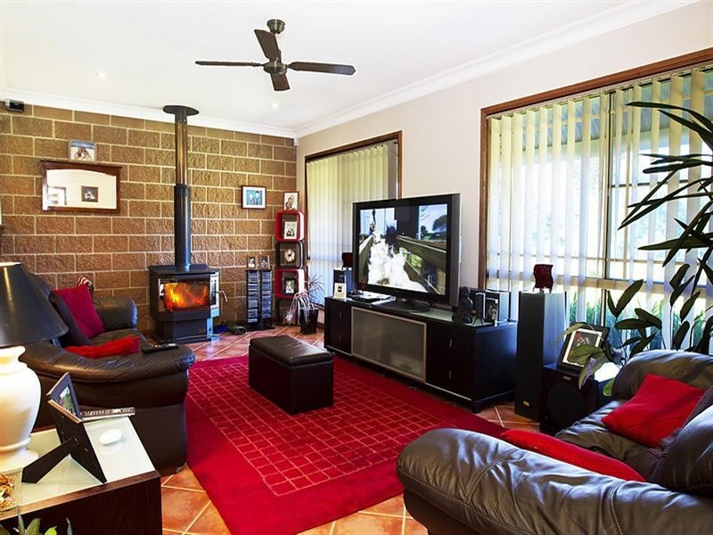 d970b Princes Highway, Falls Creek NSW 2540