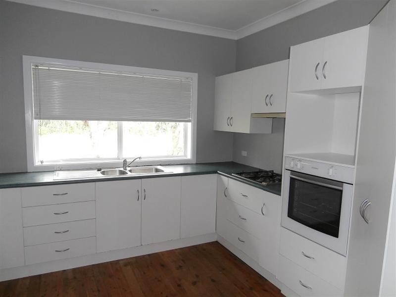 32 Albatross Road, Nowra NSW 2541
