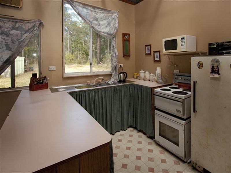 14 Peterson Road, Falls Creek NSW 2540