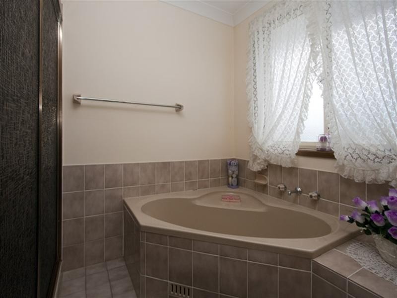 21 Lackersteen Street, Callala Bay NSW 2540