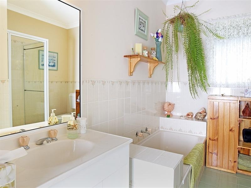 1 Berrellan Street, Greenwell Point NSW 2540