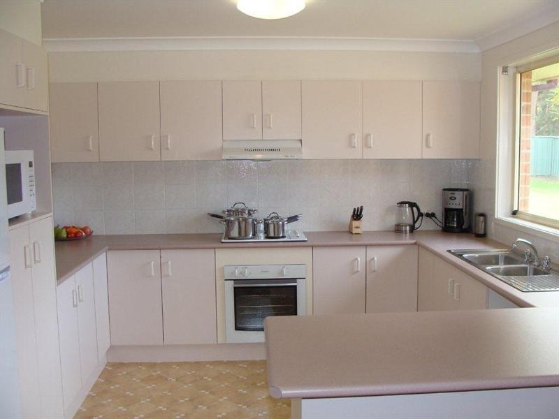 42 Lydon Crescent, West Nowra NSW 2541