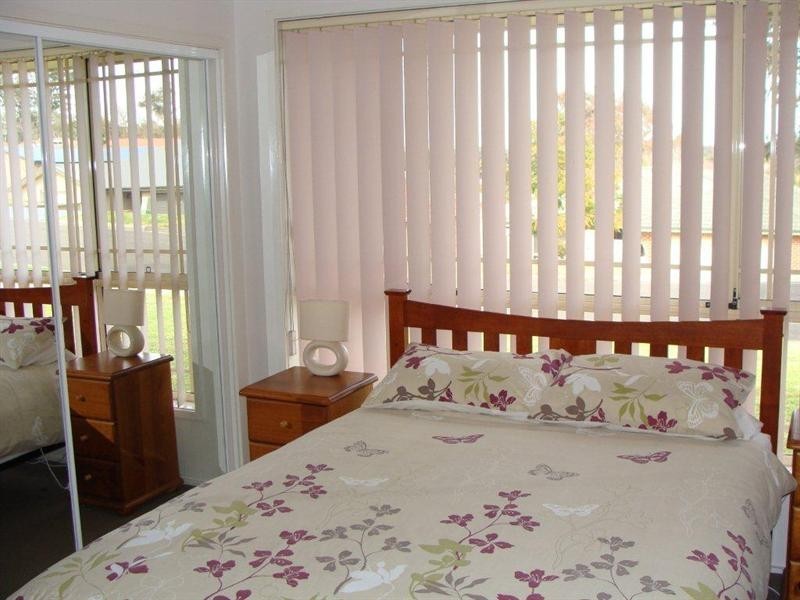 42 Lydon Crescent, West Nowra NSW 2541