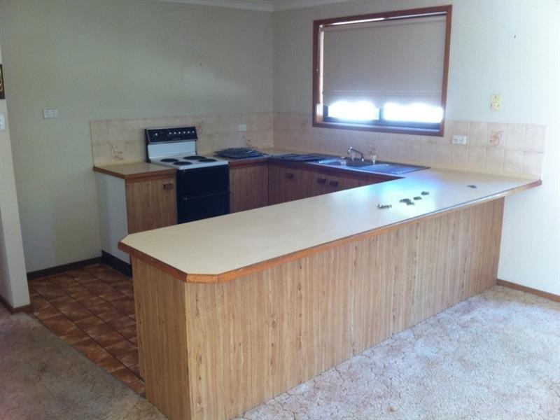 3/5 Carisbrooke Close, Bomaderry NSW 2541