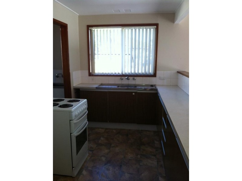 2/143 Cambewarra Road, Bomaderry NSW 2541