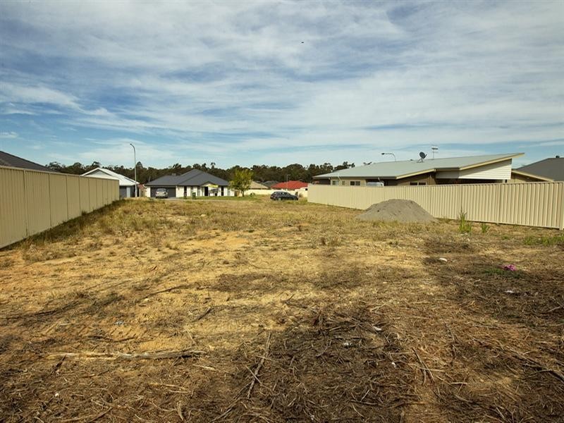8 Zieria Avenue, North Nowra NSW 2541