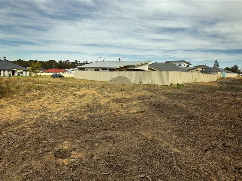 8 Zieria Avenue, North Nowra NSW 2541