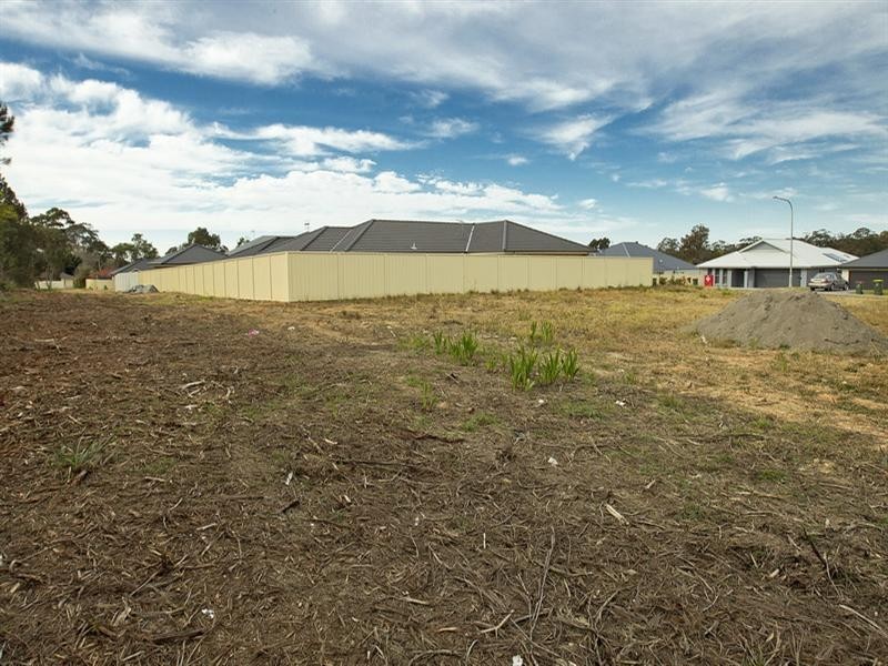 8 Zieria Avenue, North Nowra NSW 2541