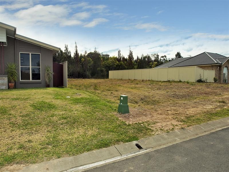 8 Zieria Avenue, North Nowra NSW 2541