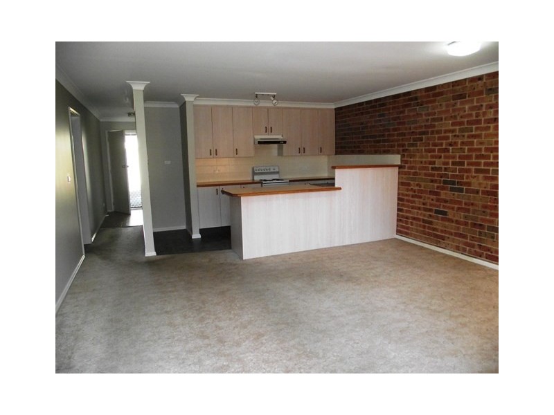 2/24 Bowada Street, Bomaderry NSW 2541