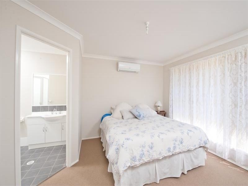 19 Kardella Avenue, Nowra NSW 2541