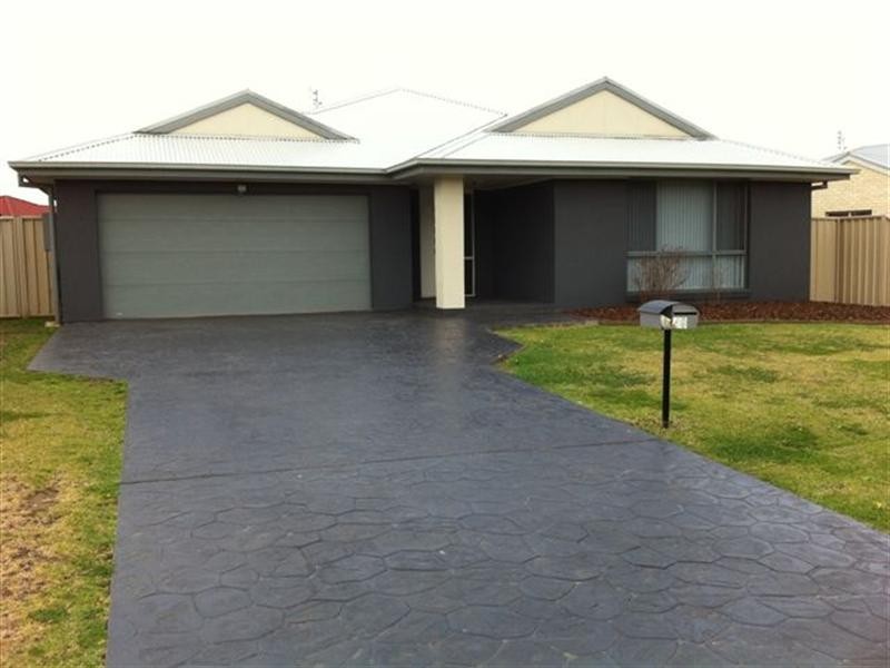 49 Isa Road, Worrigee NSW 2540