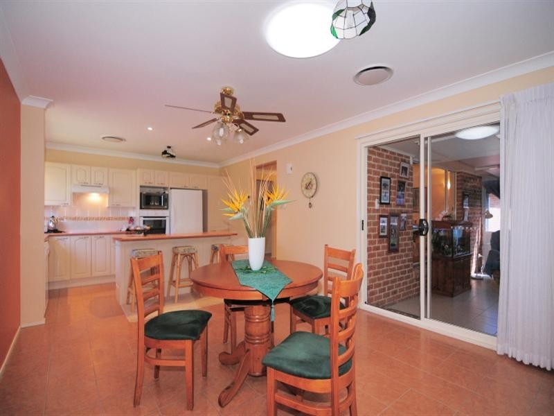 9 Jade Place, Meroo Meadow NSW 2540