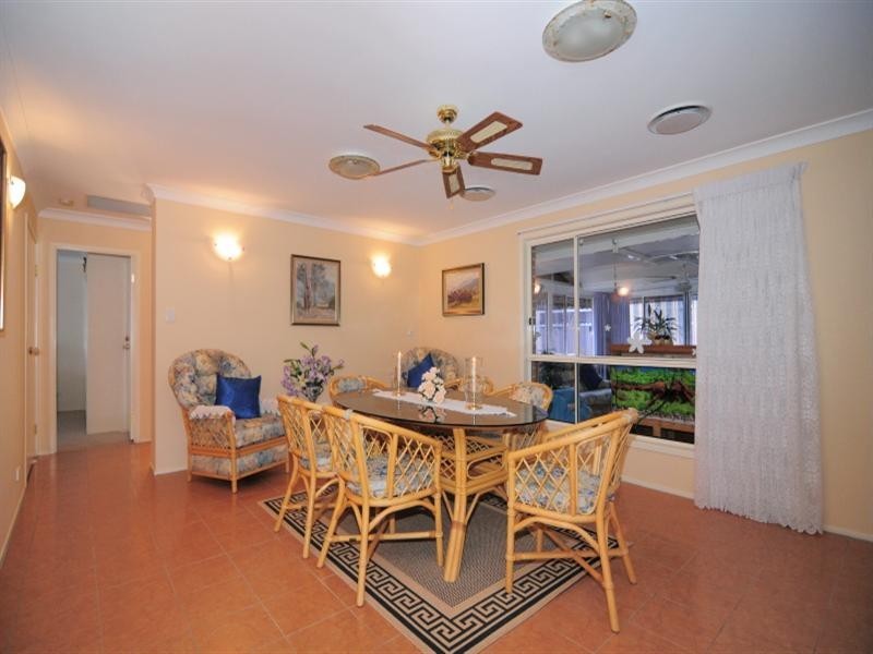 9 Jade Place, Meroo Meadow NSW 2540