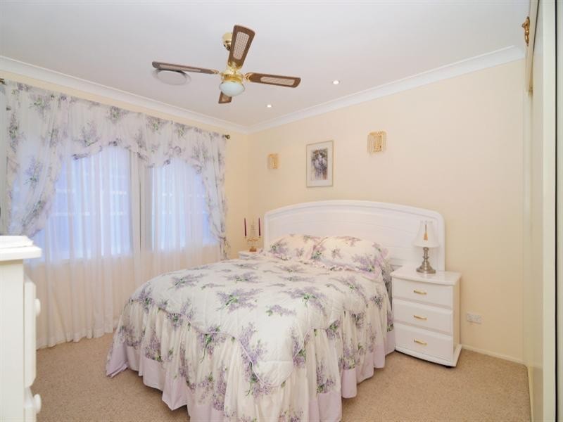 9 Jade Place, Meroo Meadow NSW 2540