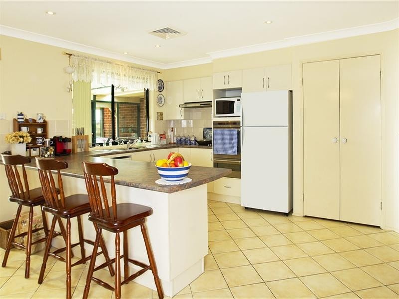 4 Freesia Crescent, Bomaderry NSW 2541