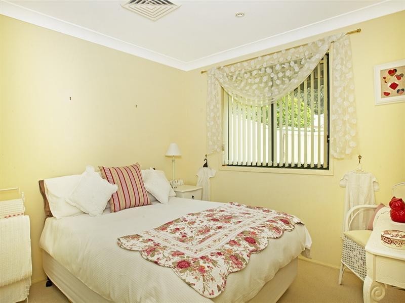 4 Freesia Crescent, Bomaderry NSW 2541