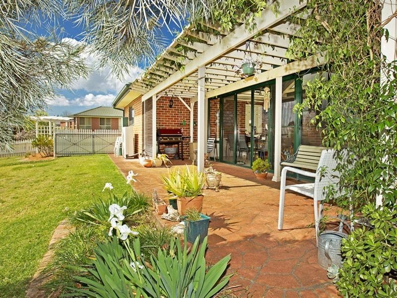 4 Freesia Crescent, Bomaderry NSW 2541