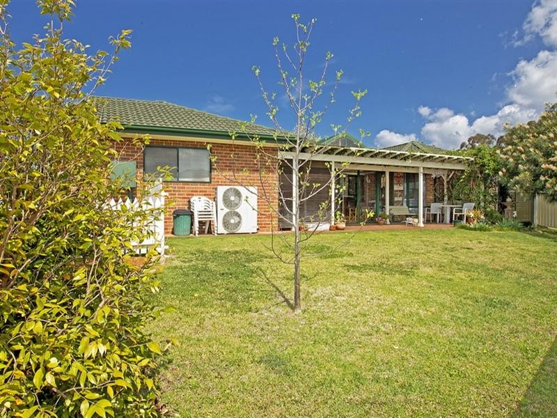 4 Freesia Crescent, Bomaderry NSW 2541