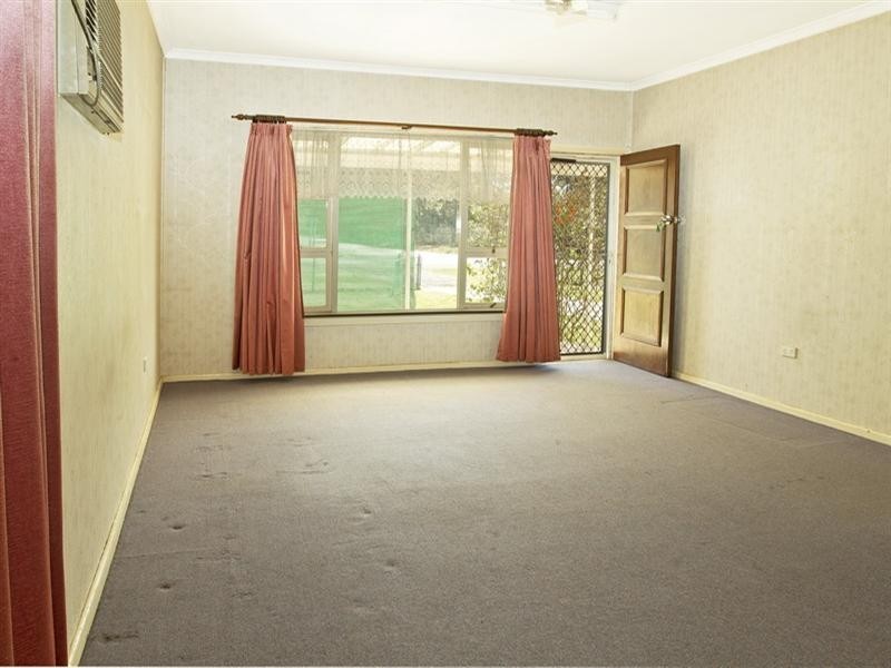 63 Yalwal Road, West Nowra NSW 2541