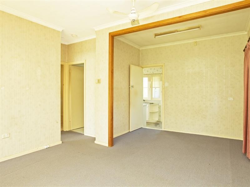 63 Yalwal Road, West Nowra NSW 2541