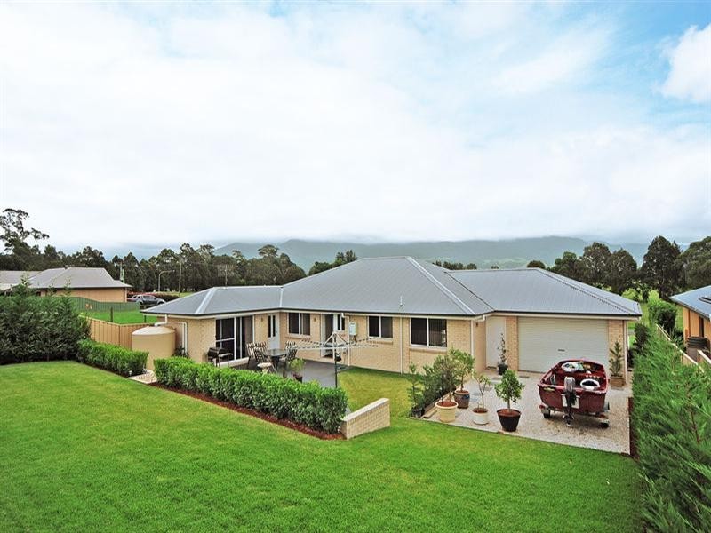 12 Appleberry Close, Bomaderry NSW 2541
