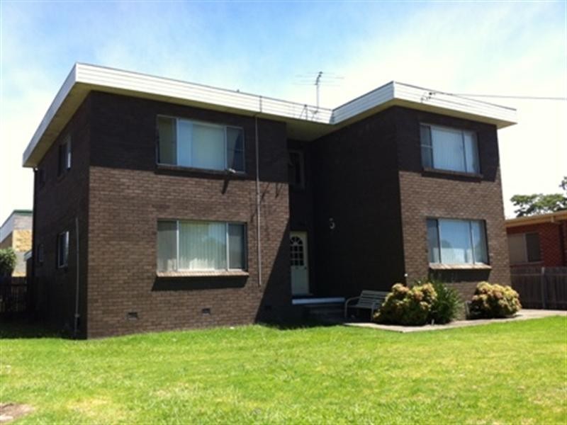 2/10 McGrath Avenue, Nowra NSW 2541