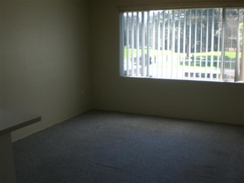 2/10 McGrath Avenue, Nowra NSW 2541