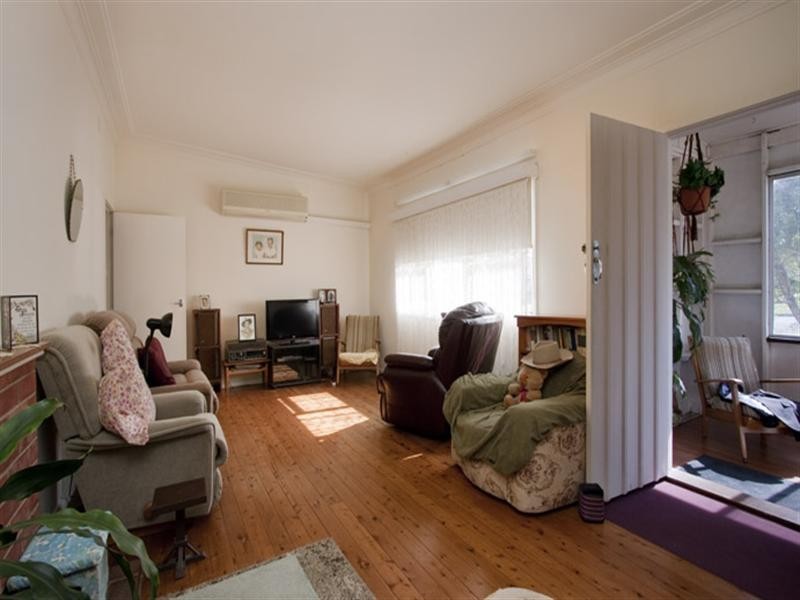 16 Dalwah Street, Bomaderry NSW 2541