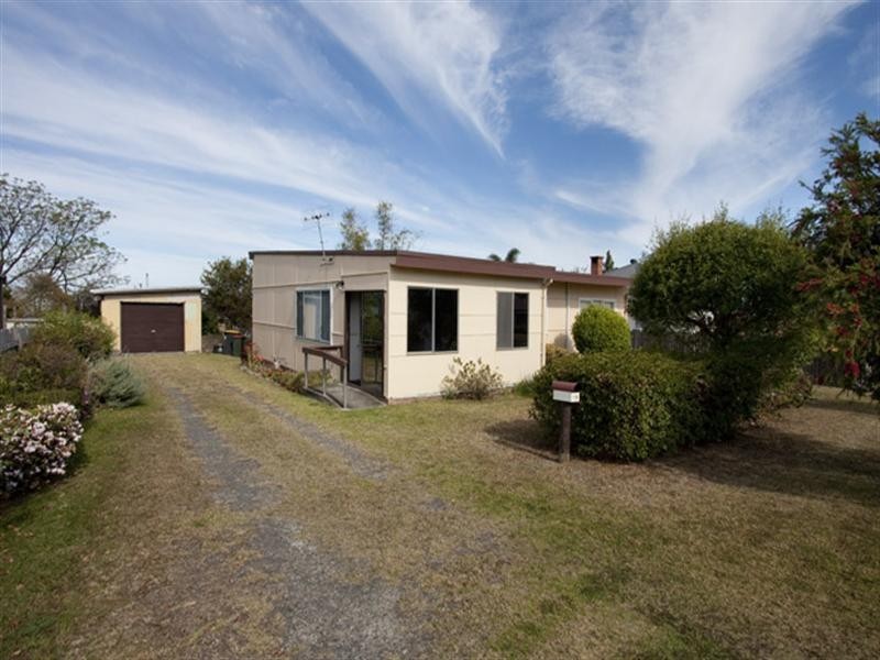 16 Dalwah Street, Bomaderry NSW 2541