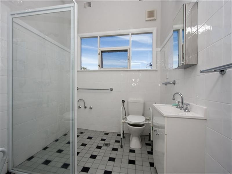 16 Dalwah Street, Bomaderry NSW 2541