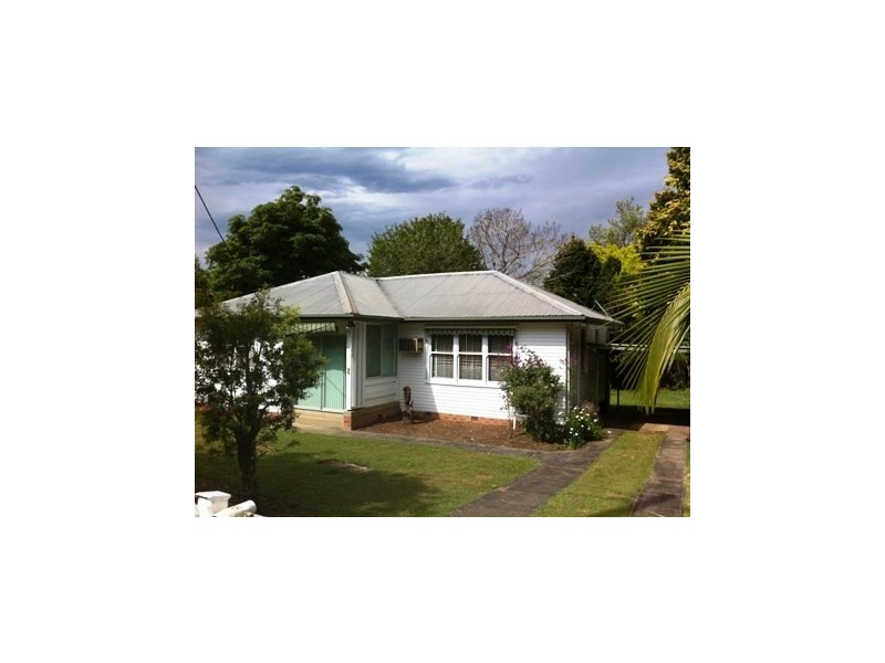 16 West Street, Nowra NSW 2541
