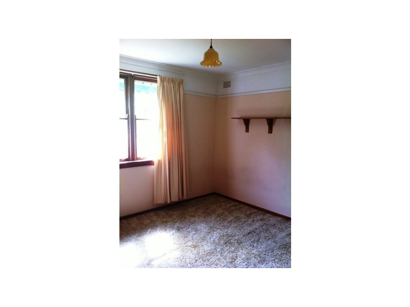 16 West Street, Nowra NSW 2541