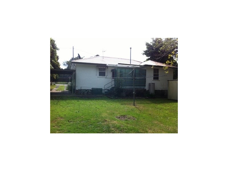 16 West Street, Nowra NSW 2541