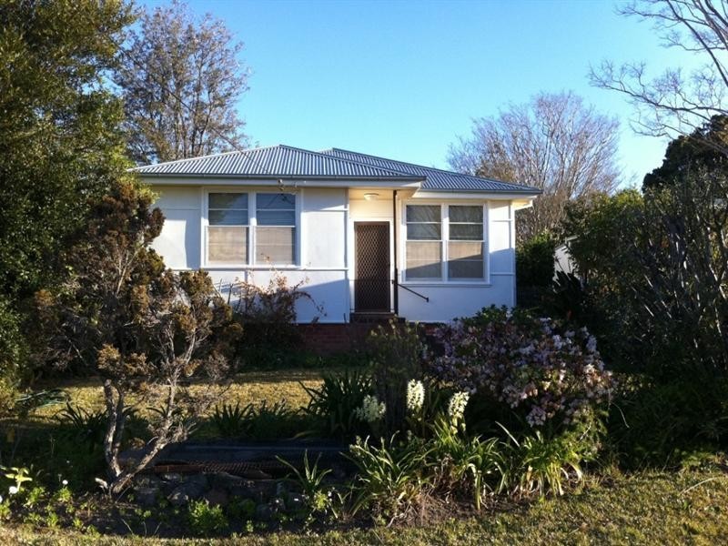 12 Monaghan Avenue, Nowra NSW 2541