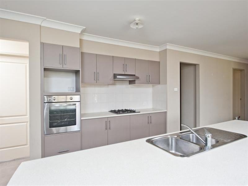 97 Jasmine Drive, Bomaderry NSW 2541