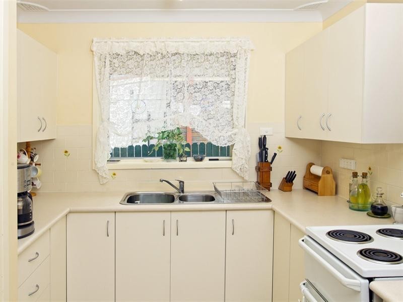 5 Allison Avenue, Nowra NSW 2541