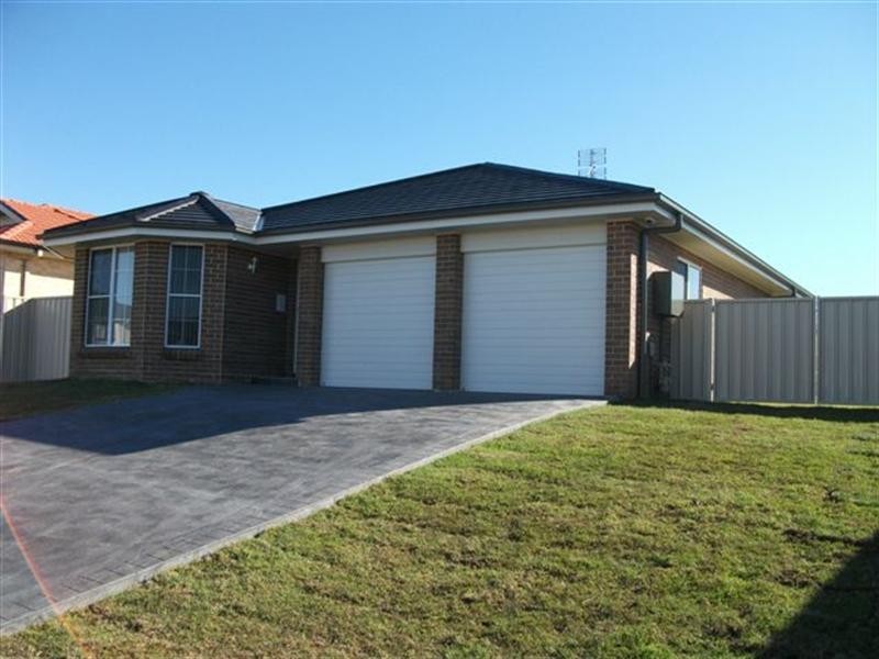 8 Riveroak Road, Worrigee NSW 2540