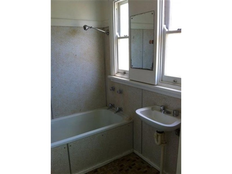 13B Cambewarra Road, Bomaderry NSW 2541