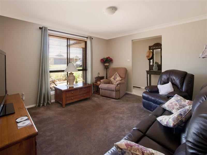 21 Mountain Ash Place, Worrigee NSW 2540