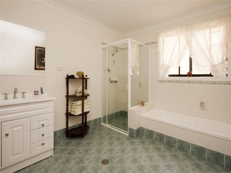21 Mountain Ash Place, Worrigee NSW 2540